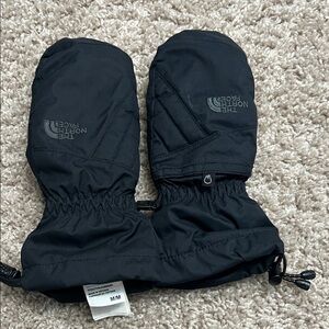 The North Face Black Youth Mittens - Insulated Winter Gloves sz M